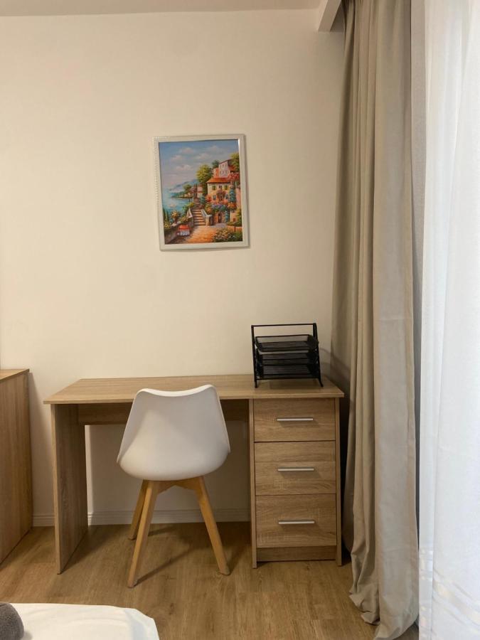 Central Welcoming Apartment In Тирана Экстерьер фото