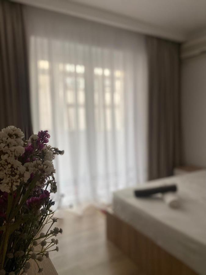 Central Welcoming Apartment In Тирана Экстерьер фото